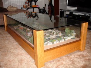 Another shot of the table.  The top glass rests evenly on the corners and all four side pieces of glass.