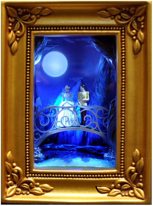 Olszewski Disney Gallery of Light Cinderella Midnight Stroll