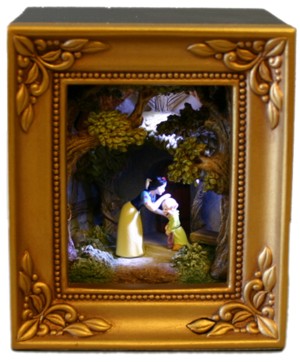 Gallery of Light Snow White Kisses Dopey